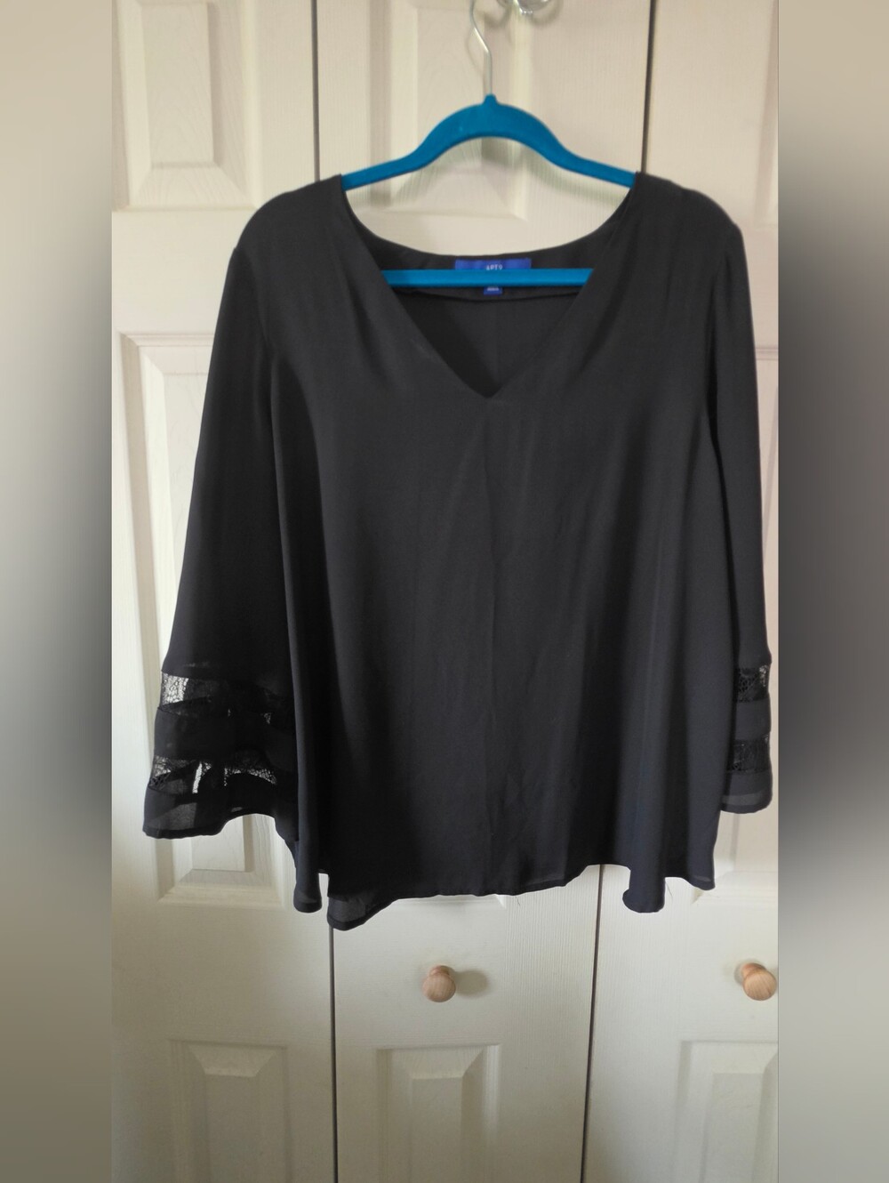 Apt. 9 Black V-Neck Bell Sleeve Tunic with Lace Insets